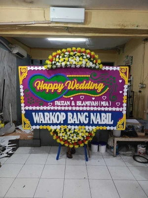 Papan Bunga di Tanah Sareal